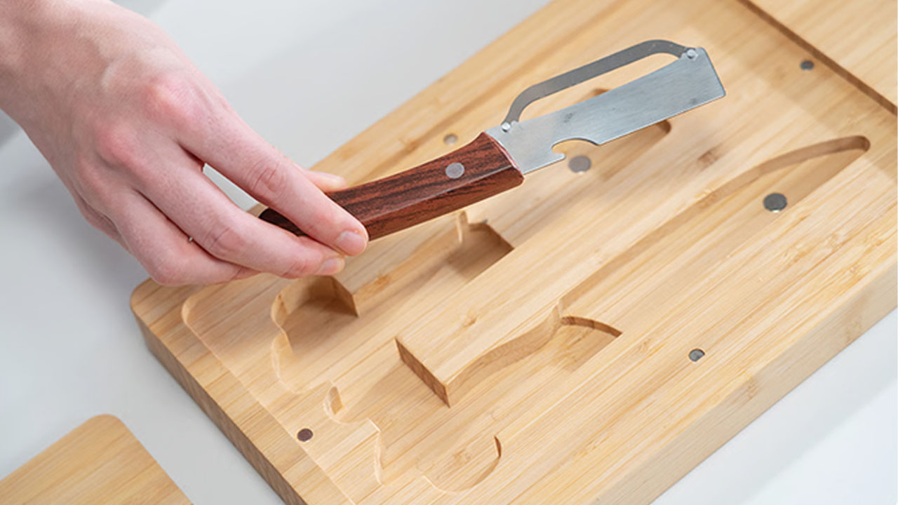 Liuleng Chef Eco Bamboo Cutting Board-hidden magnetic knife chamber