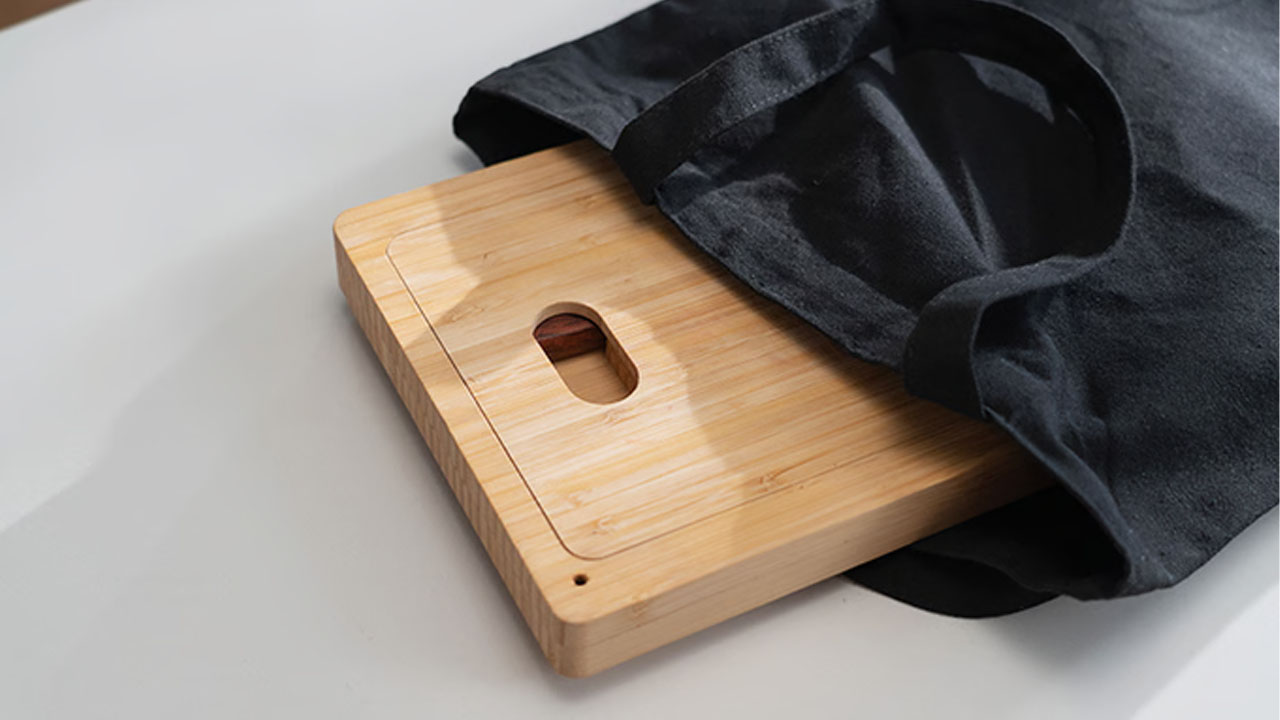 Liuleng Chef Eco Bamboo Cutting Board-portable and travel-friendly