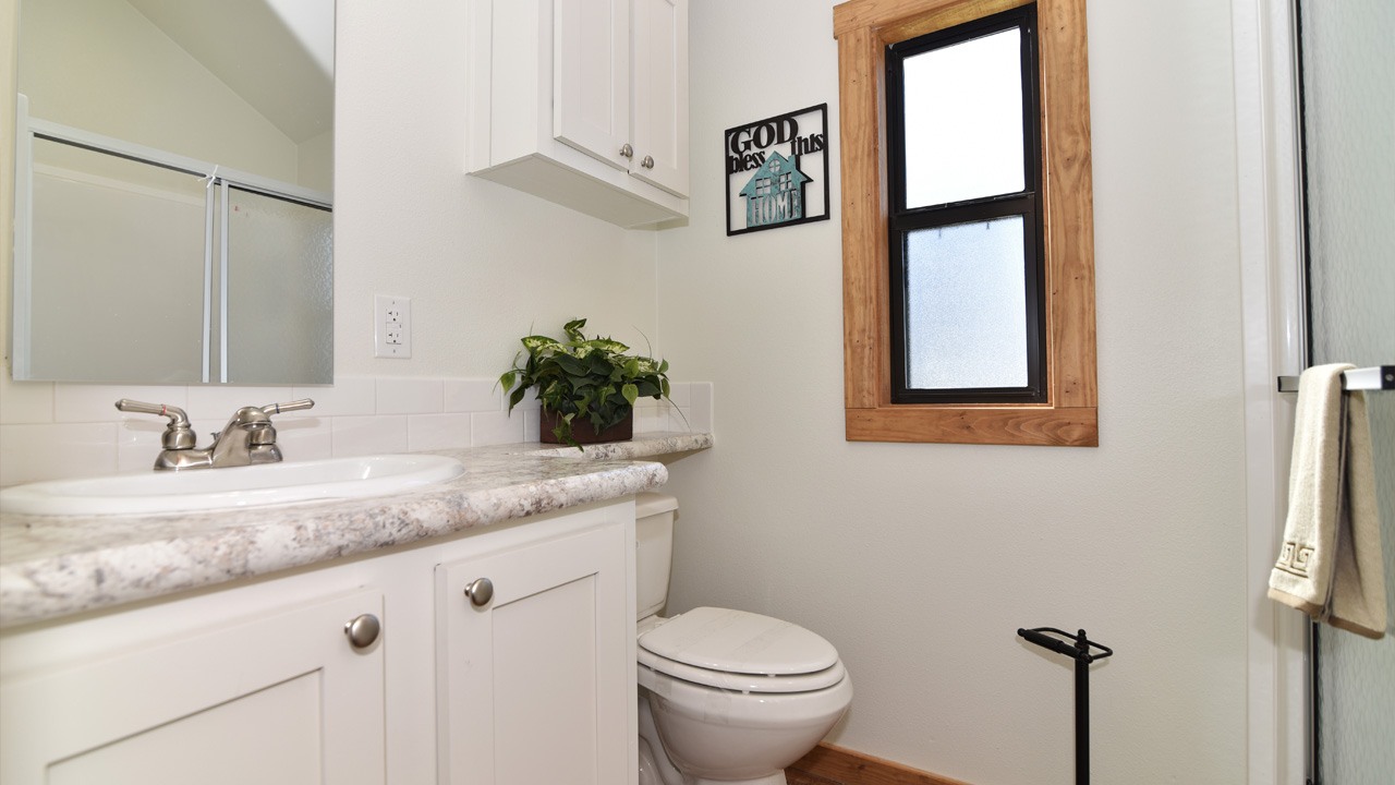 Magnolia Tiny House bathroom