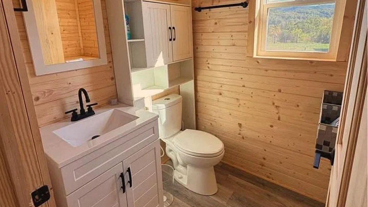 Meadow Cottage on Wheels-bathroom