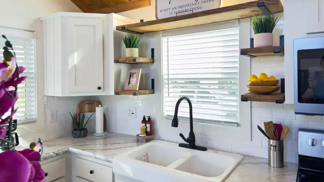 Mockingbird Tiny house kitchen