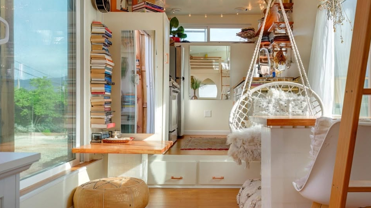 Moroccan Tiny House_plenty of books and antique Moroccan accents