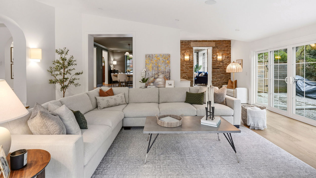 Ontario Tudor House-living room