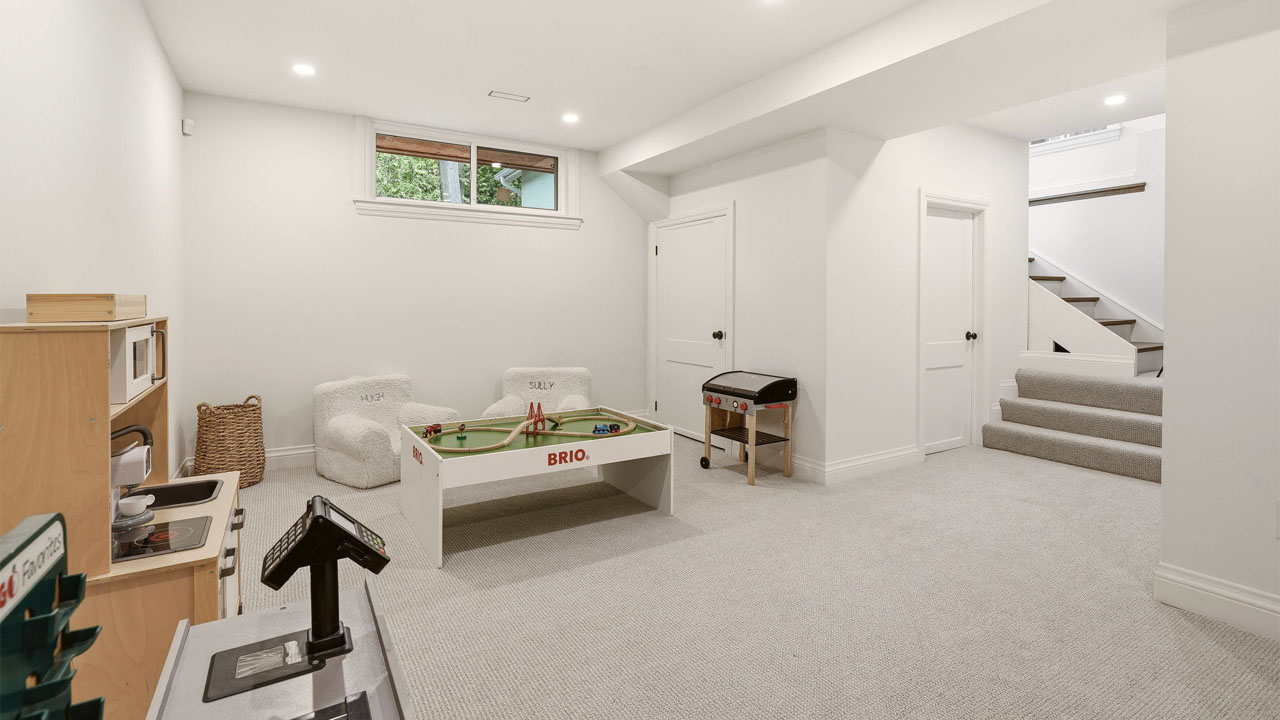 Ontario Tudor House-playroom