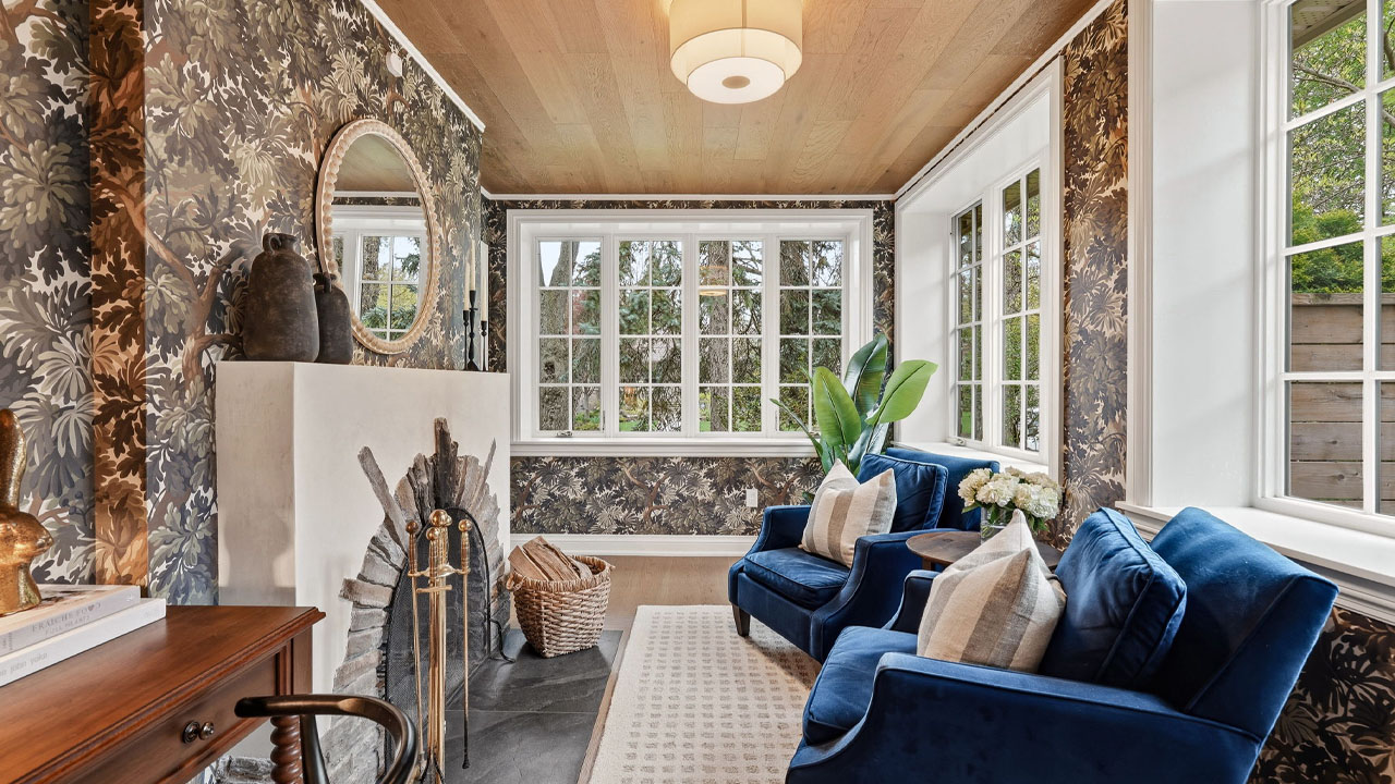 Ontario Tudor House-sitting room