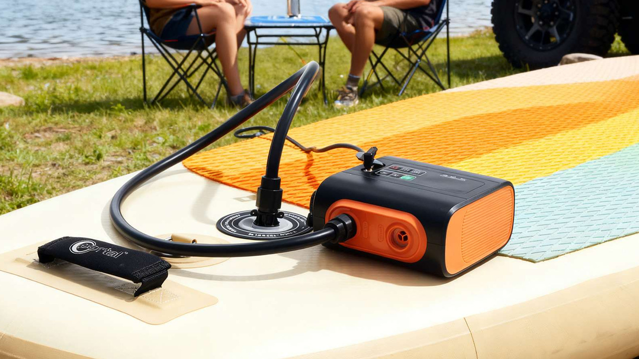 Lightweight inflatable paddle board