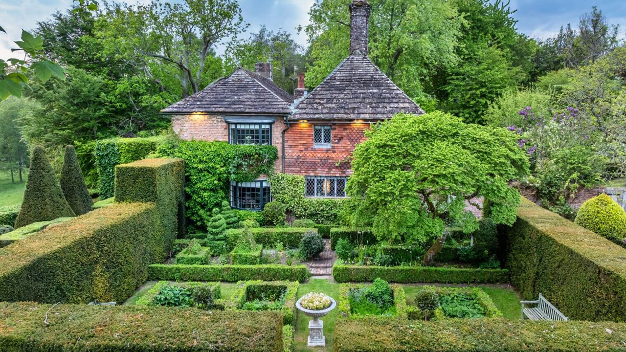 Princess Margaret’s West Sussex Estate-English country house charm