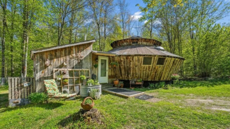 This Rare UFO-Shaped Cabin With 6-Acre Plot can be Yours for $300K Rare UFO-Shaped Whimsical Woodland Haven Lists in Market for $300K Along With Lavish Six-Acre Plot It Rests Upon