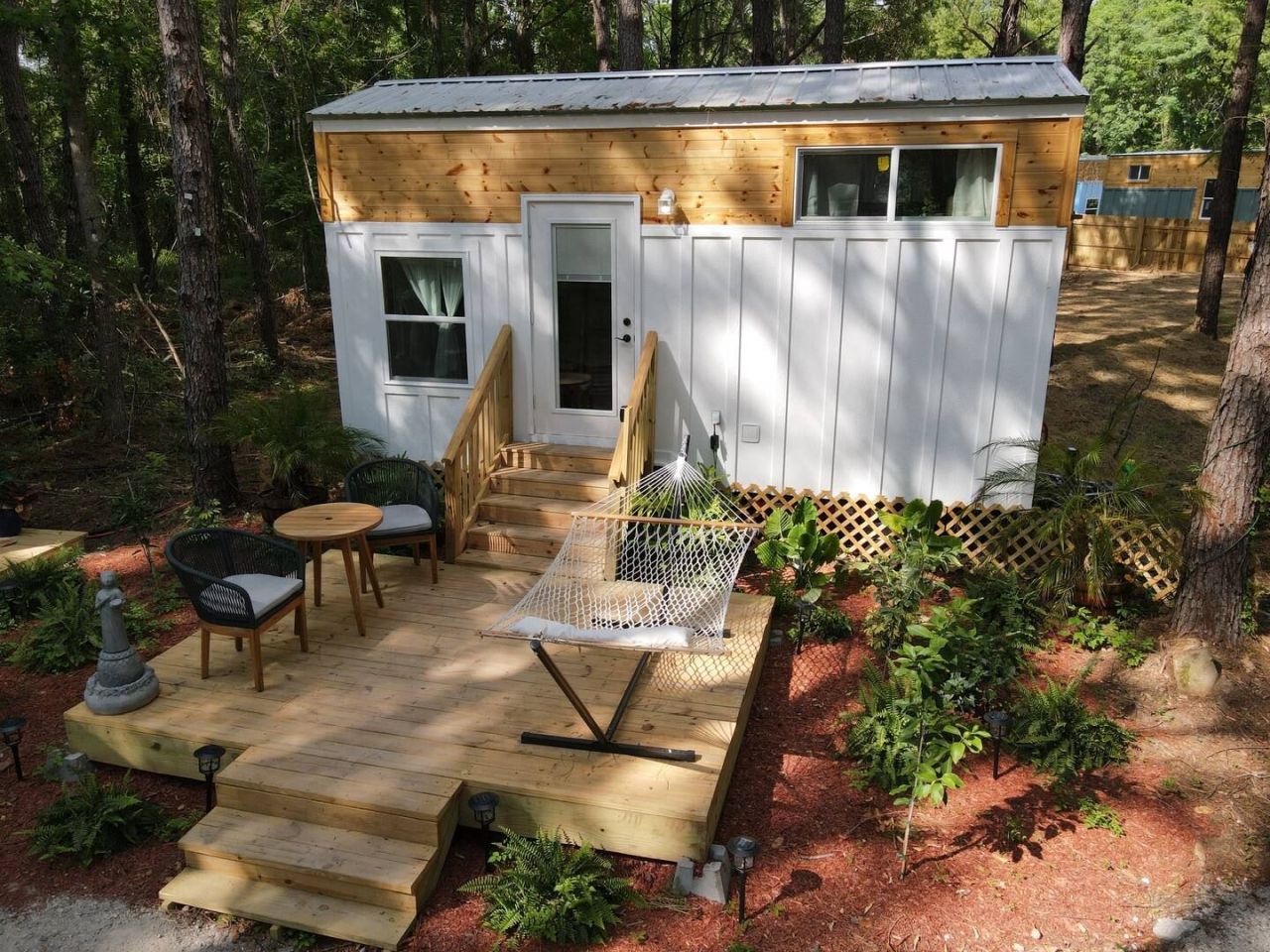Rasa Tiny House by Simplify Further Sleeps 4-6 People