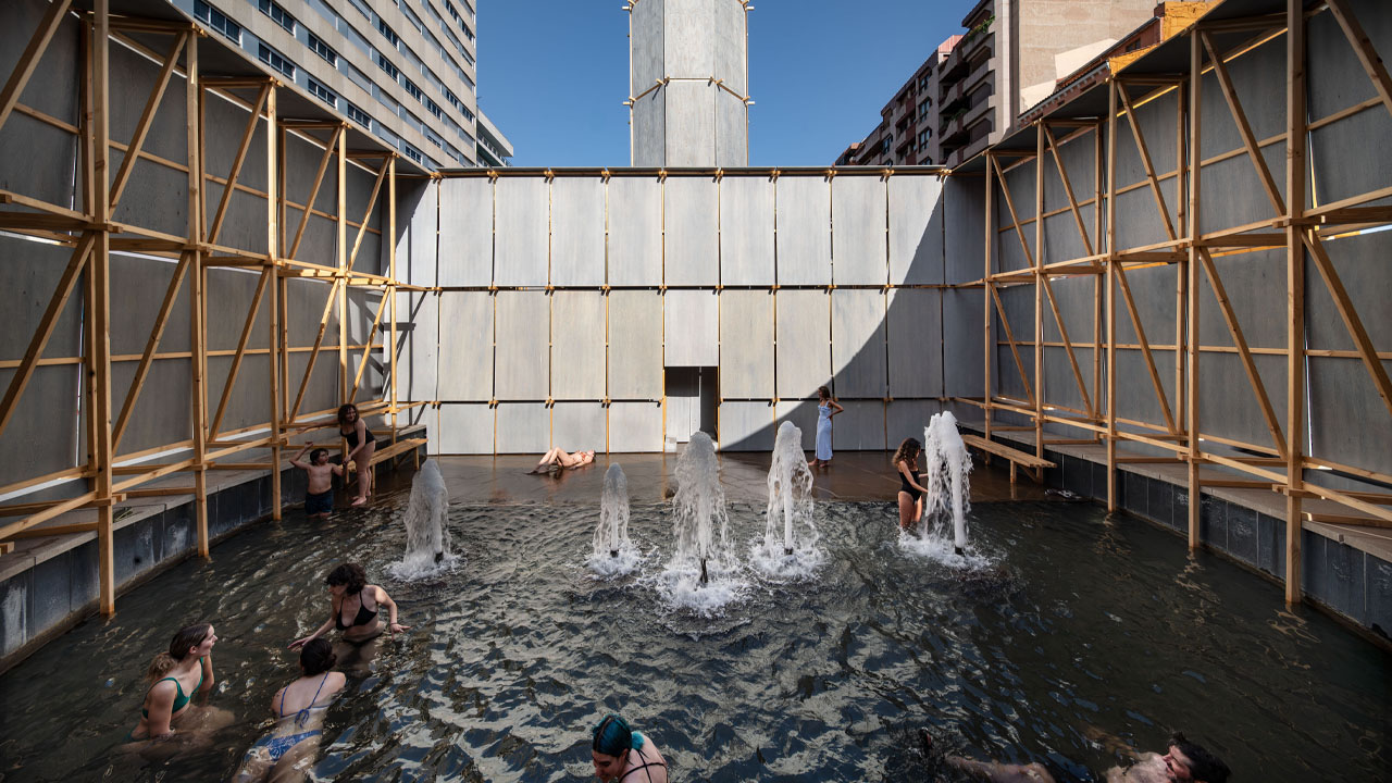 Round About Baths-people enjoying a refreshing dip