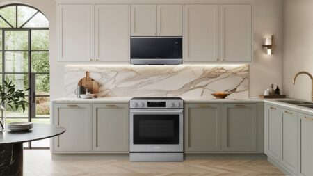 Samsung’s Latest Slide-in Ranges and Over-The-Range Microwave Ensure High-End Flush Look Samsung Launches Slide-in Ranges and Over-the-Range Microwave