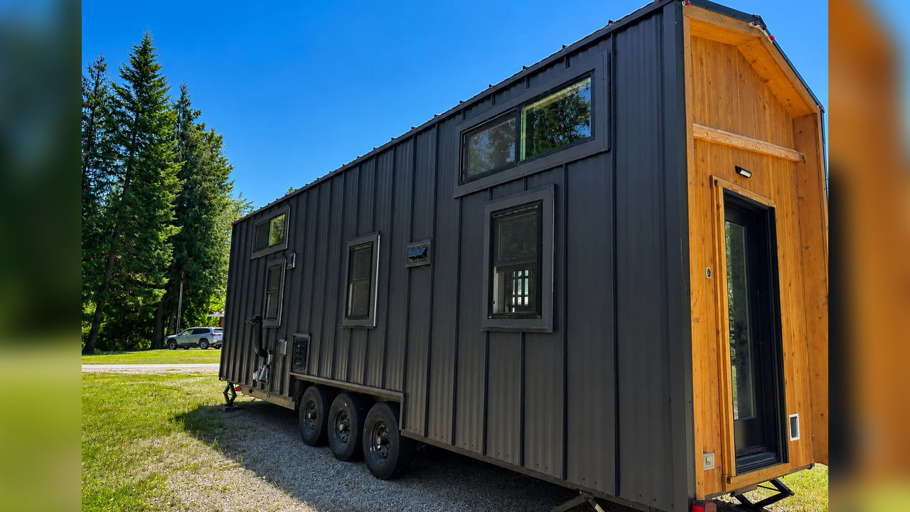 Scandinavian-style tiny house-modern rustic facade