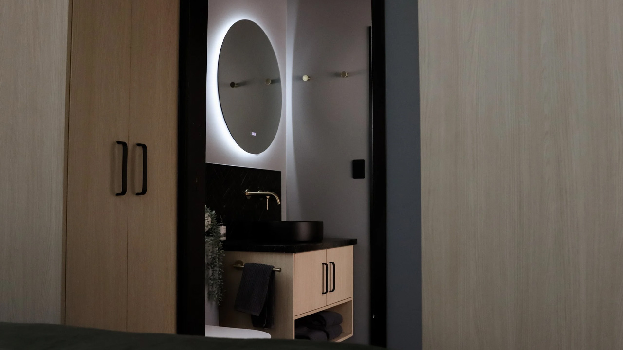 Shak Tiny House - bathroom 1