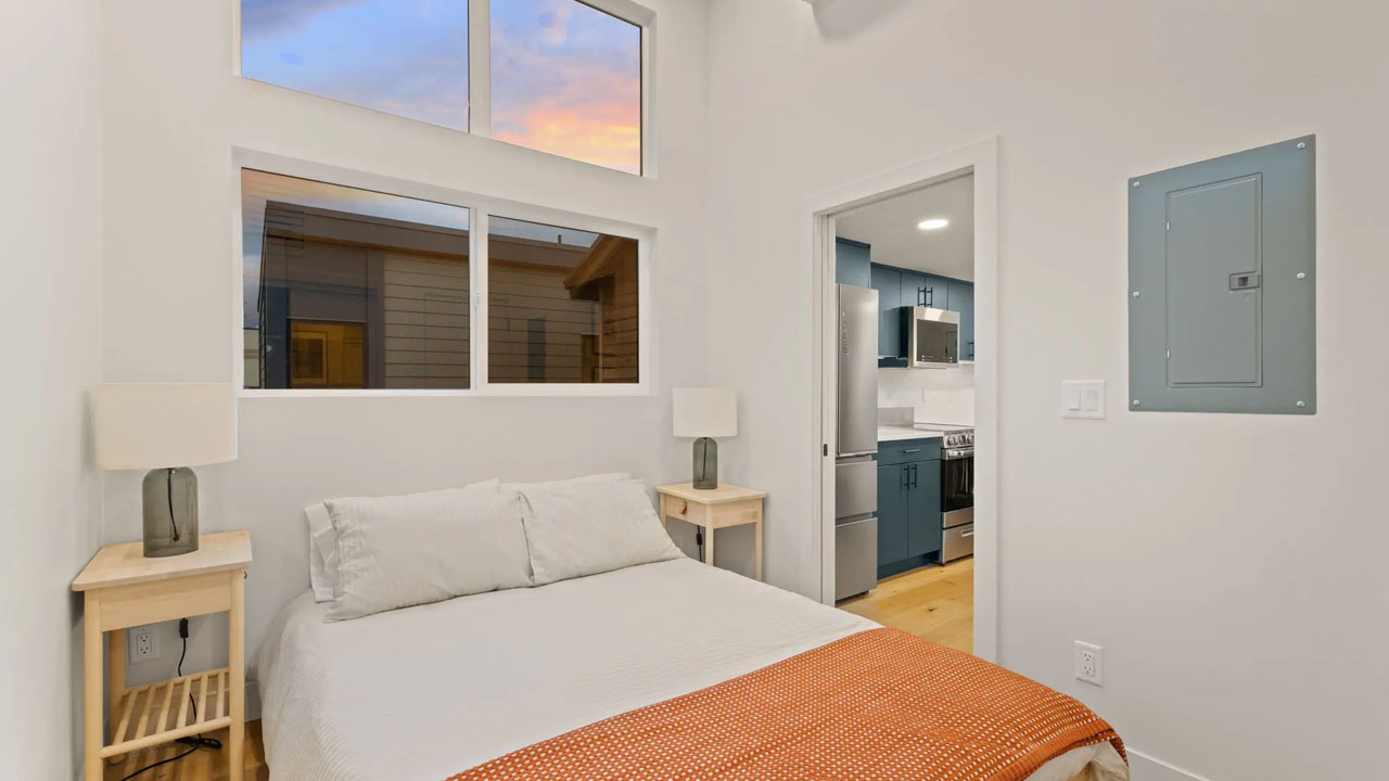 Skyview Tiny House bedroom