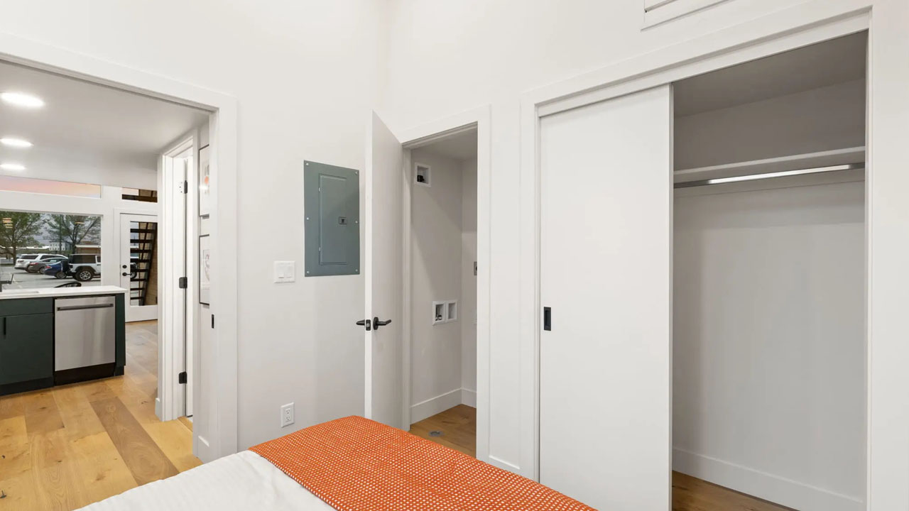 Skyview Tiny House walk-in closet