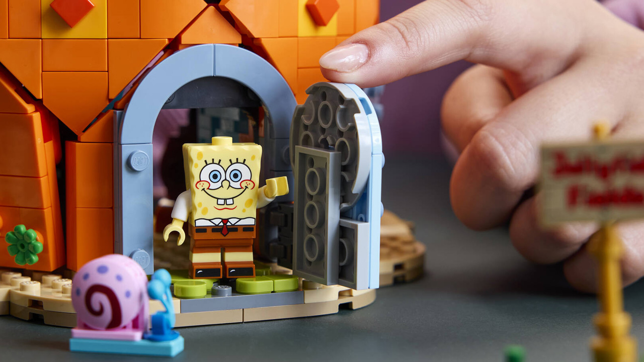 LEGO Icons SpongeBob SquarePants: Bikini Bottom building set_9