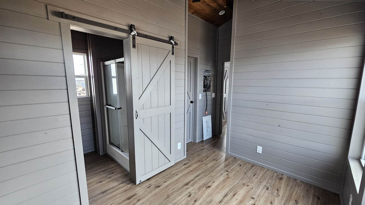 Veranda Tiny House bedroom