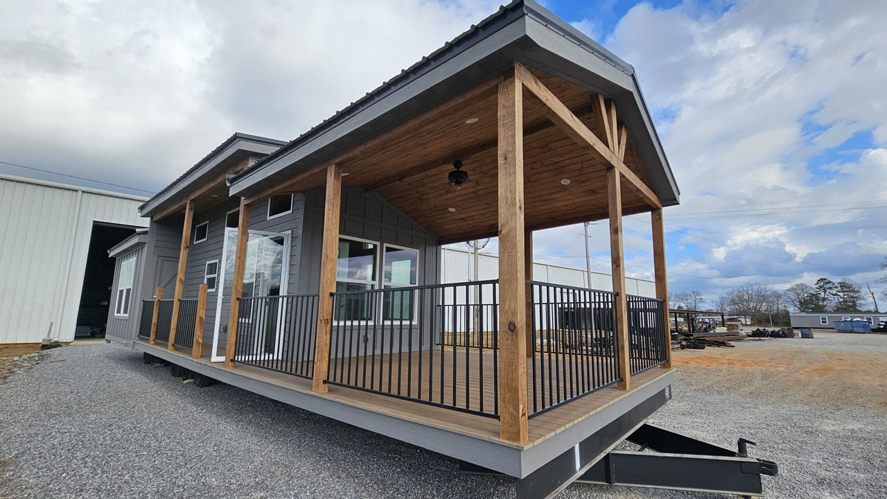 Veranda Tiny House with covered porch
