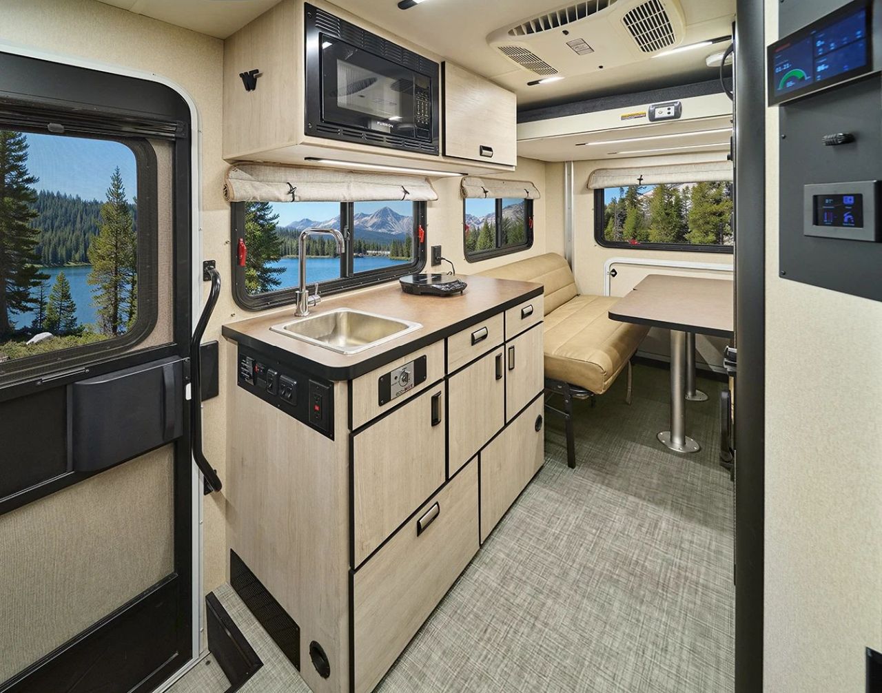 Winnebago Elora Class C Motorhome is Suitable for RV Beginners