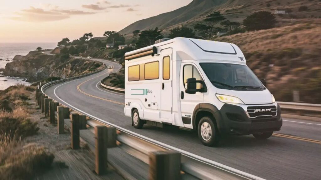 Winnebago’s Compact Elora Class C Motorhome Fits in Driveway and Sleeps Family of Four Winnebago Elora Class C Motorhome is Suitable for RV Beginners