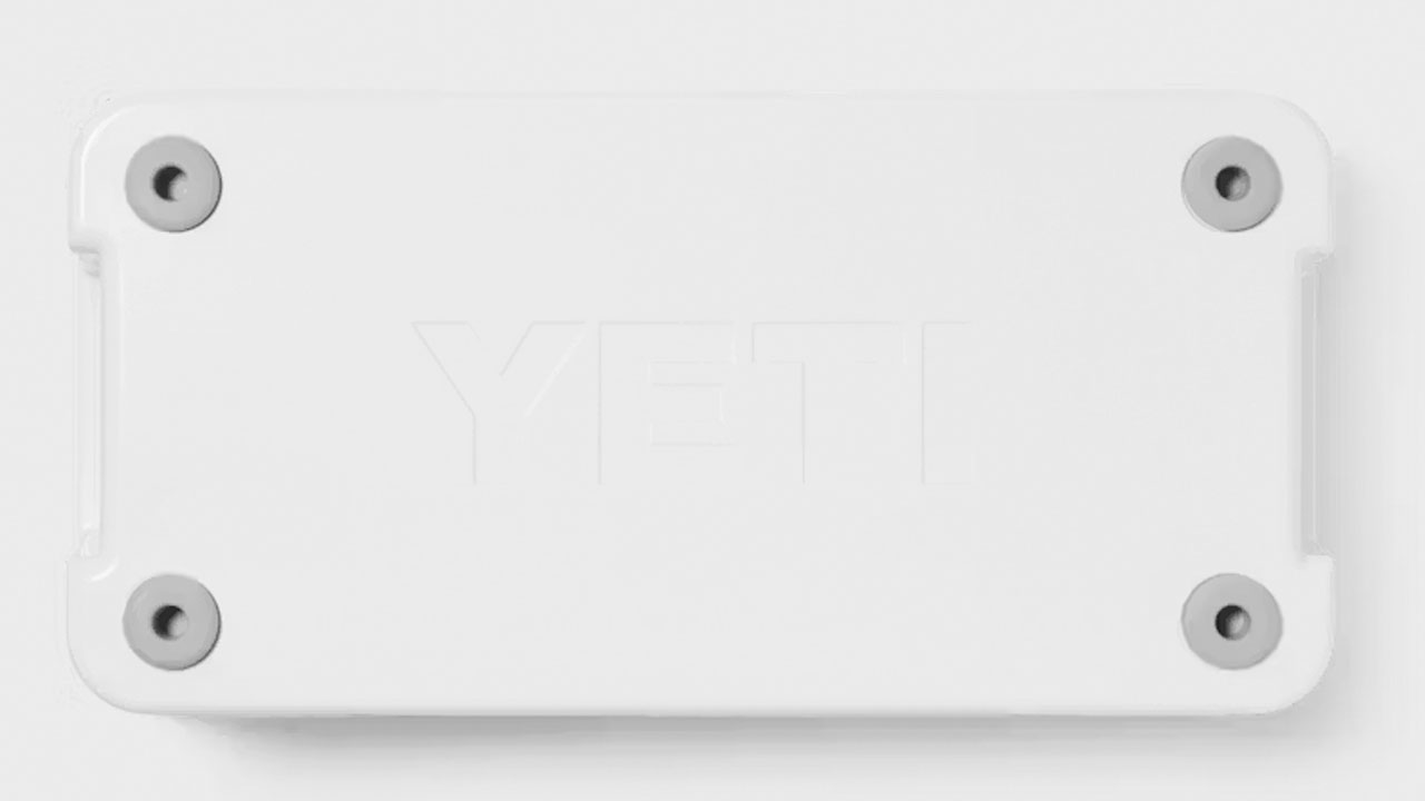 YETI Tank 30 Beverage Tub for Outdoor Parties - non-slip feet